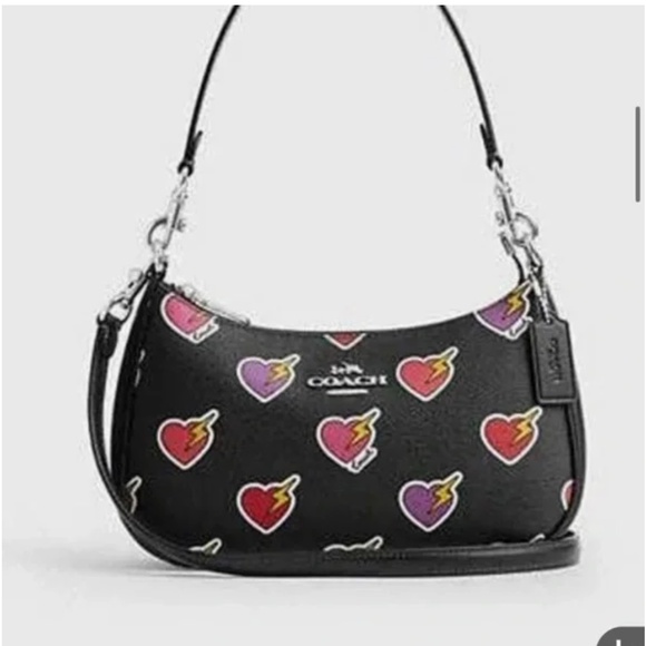 Coach Teri Shoulder Bag With Heart Print NWT - Picture 3 of 3